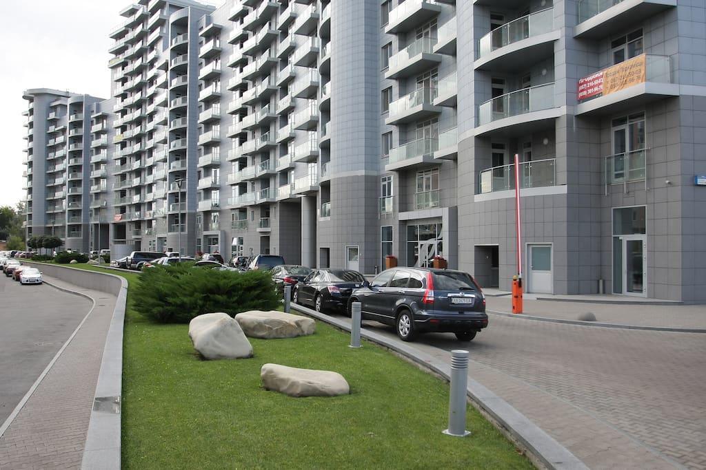 Apartments Raisy Okipnoi เคียฟ ภายนอก รูปภาพ