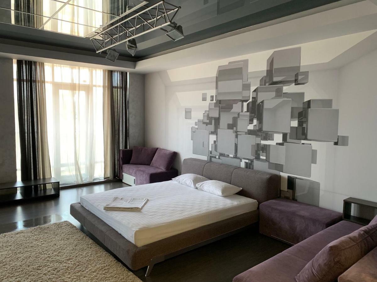Apartments Raisy Okipnoi เคียฟ ภายนอก รูปภาพ